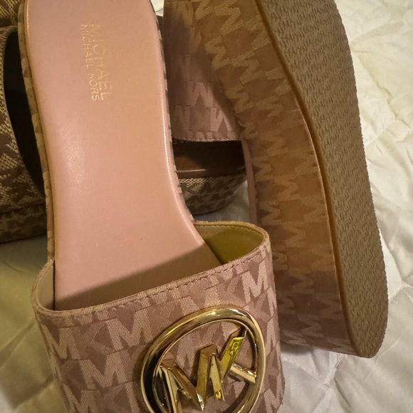 NEW. NEW NEW.  Size. 8 - 1/2  2  two pairs - Picture 6 of 6